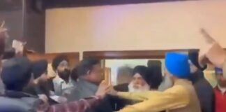 UP: ਮਿਸ਼ਨਰੀ ਸਕੂਲ ਦੇ ਪ੍ਰਿੰਸੀਪਲ ਵੱਲੋਂ ਸਿੱਖ ਵਿਦਿਆਰਥਣ ਨਾਲ ਜਿਸਮਾਨੀ ਛੇੜਛਾੜ, ਗੁੱਸੇ ਚ ਆਕੇ ਲੋਕਾਂ ਨੇ ਕੀਤੀ ਛਿਤੱਰਪਰੇੜ, ਵੇਖੋ ਪੂਰਾ ਵੀਡੀਓ