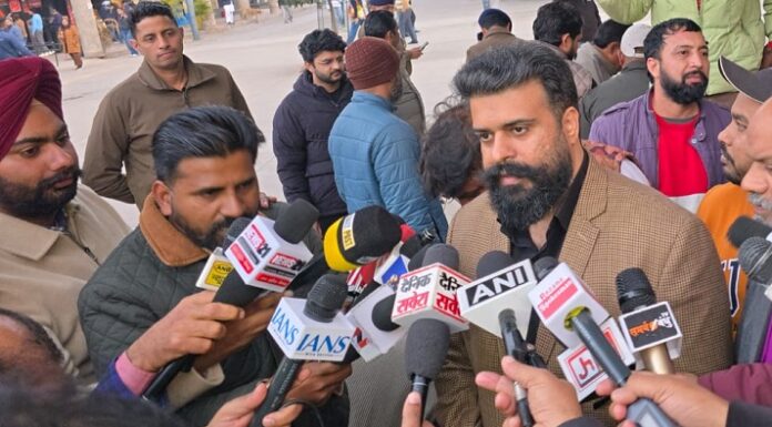 “ਚਮਤਕਾਰੀ ਪਾਸਟਰਾਂ” ਖਿਲਾਫ ਚੰਡੀਗੜ੍ਹ ‘ਚ ਕੈਂਡਲ ਮਾਰਚ, ਸਰਕਾਰ ਤੋਂ ਕਾਰਵਾਈ ਦੀ ਮੰਗ