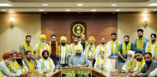 ਕਾਂਗਰਸ, ਅਕਾਲੀ ਦਲ ਅਤੇ ਭਾਜਪਾ ਨੂੰ ਵੱਡਾ ਝਟਕਾ, ਦਰਜਨਾਂ ਜ਼ਮੀਨੀ ਪੱਧਰ ਦੇ ਆਗੂ ‘ਆਪ’ ਵਿੱਚ ਸ਼ਾਮਲ