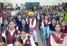 ਮੁੱਖ ਮੰਤਰੀ ਭਗਵੰਤ ਸਿੰਘ ਮਾਨ ਵੱਲੋਂ ਆਦਮਪੁਰ ਦੇ ਸਕੂਲ ਆਫ਼ ਐਮੀਨੈਂਸ ਵਿਖੇ ਵਿਦਿਆਰਥੀਆਂ ਨਾਲ ਮੁਲਾਕਾਤ