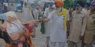 ਲਾਡੋਵਾਲ ਟੋਲ ਪਲਾਜ਼ਾ ‘ਤੇ ਕਿਸਾਨ ਮਜ਼ਦੂਰ ਮੋਰਚੇ ਵੱਲੋਂ ਅਮਿਤ ਸ਼ਾਹ ਦਾ ਪੁਤਲਾ ਫੂਕ ਕੇ ਰੋਸ਼ ਪ੍ਰਦਰਸ਼ਨ
