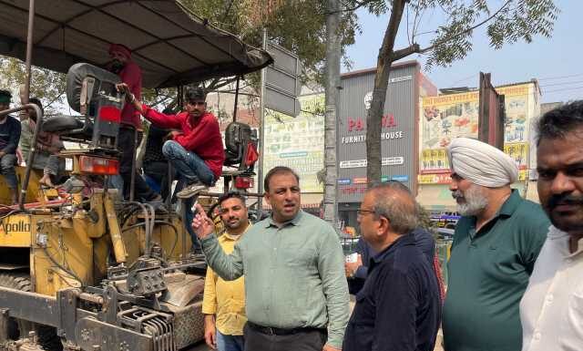ਨਿਤਿਨ ਕੋਹਲੀ ਦੇ ਯਤਨਾਂ ਨਾਲ ਡਾ. ਬੀ. ਆਰ. ਅੰਬੇਡਕਰ ਚੌਕ (ਨਕੋਦਰ ਚੌਕ) ਤੋਂ ਕਪੂਰਥਲਾ ਚੌਕ ਤੱਕ ਸੜਕ ਦਾ ਕੰਮ ਮੁੜ ਸ਼ੁਰੂ