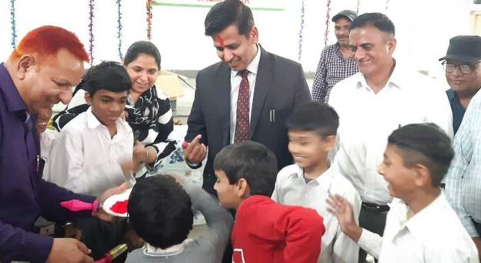 ਡਿਪਟੀ ਕਮਿਸ਼ਨਰ ਨੇ ਵਿਸ਼ੇਸ਼ ਲੋੜਾਂ ਵਾਲੇ ਬੱਚਿਆਂ ਨਾਲ ਮਨਾਇਆ ਹੋਲੀ ਦਾ ਤਿਉਹਾਰ