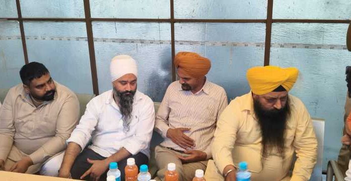 ਮੂਸੇਵਾਲਾ ਦੇ ਪਿਤਾ ਬਲਕੌਰ ਸਿੰਘ ਨੇ ਚੱਡਾ ਦੇ ਪਿਤਾ ਦਾ ਹਾਲ ਪੁੱਛਿਆ