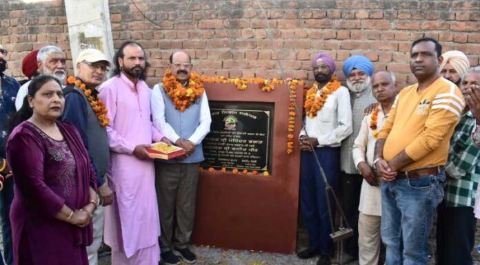 ਕੈਬਨਿਟ ਮੰਤਰੀ ਮੋਹਿੰਦਰ ਭਗਤ ਨੇ ਸਾਈਂ ਕਲੋਨੀ ’ਚ ਗਲੀਆਂ ਦੇ ਨਿਰਮਾਣ ਦੇ ਕਾਰਜ ਦਾ ਨੀਂਹ ਪੱਥਰ ਰੱਖਿਆ