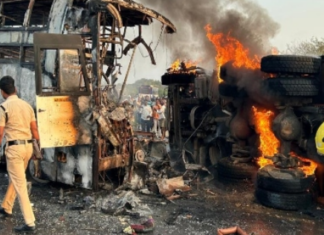 ਬੱਜਰੀ ਨਾਲ ਭਰੇ ਡੰਪਰ ਨਾਲ ਟਕਰਾਉਣ ਤੋਂ ਬਾਅਦ ਬੱਸ ਨੂੰ ਲੱਗੀ ਅੱਗ; ਵਾਪਰਿਆ ਭਿਆਨਕ ਹਾਦਸਾ