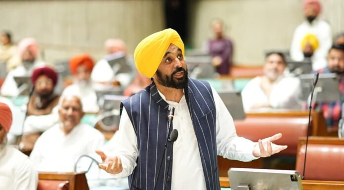 ਔਰਤਾਂ ਨੂੰ 1000 ਰੁਪਏ ਦੇਣ ਦੇ ਫੈਸਲੇ ਤੋਂ ਖਫਾ ਹੋ ਕੇ ਵਿਰੋਧੀ ਧਿਰ ਬਜਟ ’ਤੇ ਚਰਚਾ ਕਰਨ ਤੋਂ ਭੱਜੀ-ਭਗਵੰਤ ਸਿੰਘ ਮਾਨ