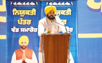 ਜਦੋਂ ਨੌਜਵਾਨ ਨੌਕਰੀਆਂ ਉਡੀਕ ਰਹੇ ਸਨ ਤਾਂ ਰਵਾਇਤੀ ਪਾਰਟੀਆਂ ਕੁਰਸੀ ਦੀ ਖੇਡ ਵਿੱਚ ਮਸਤ ਸਨ, ‘ਆਪ` ਸਰਕਾਰ ਮਿਸ਼ਨ ਰੋਜ਼ਗਾਰ ਰਾਹੀਂ ਨੌਕਰੀਆਂ ਮੁਹੱਈਆ ਕਰ ਰਹੀ ਹੈ: ਮੁੱਖ ਮੰਤਰੀ ਭਗਵੰਤ ਸਿੰਘ ਮਾਨ