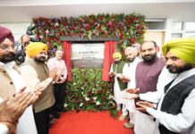 ਮੁਫਤ ਇਲਾਜ ਅਤੇ 10 ਲੱਖ ਦੀ ਸਿਹਤ ਯੋਜਨਾ ਨਾਲ ‘ਆਪ’ ਸਰਕਾਰ ਕਿਸੇ ਵੀ ਪਰਿਵਾਰ ਨੂੰ ਚੰਗੀਆਂ ਸਿਹਤ ਸਹੂਲਤਾਂ ਲੈਣ ਤੋਂ ਵਾਂਝਾ ਨਹੀਂ ਰਹਿਣ ਦੇਵੇਗੀ-ਮੁੱਖ ਮੰਤਰੀ ਭਗਵੰਤ ਸਿੰਘ ਮਾਨ