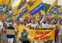 ਨਰਿੰਦਰ ਮੋਦੀ ਨੇ ਕੀਤਾ ਸਰੰਡਰ — ਗਾਇਬ ਹੋਇਆ ਗੈਸ ਸਿਲੰਡਰ!