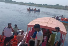 ਪੋਂਟੂਨ ਪੁਲ ਦੇ ਬੈਰਲ ਨਾਲ ਟਕਰਾਉਣ ਨਾਲ ਪਲਟੀ ਮੋਟਰ ਕਿਸ਼ਤੀ