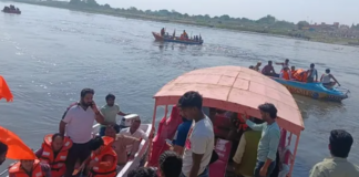 ਪੋਂਟੂਨ ਪੁਲ ਦੇ ਬੈਰਲ ਨਾਲ ਟਕਰਾਉਣ ਨਾਲ ਪਲਟੀ ਮੋਟਰ ਕਿਸ਼ਤੀ