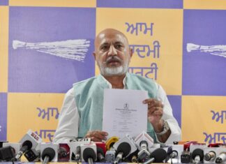 ਬੇਅਦਬੀ ਵਿਰੋਧੀ ਕਾਨੂੰਨ ‘ਤੇ ਸੁਖਬੀਰ ਬਾਦਲ ਦੀ ਚੁੱਪ ਬੁਨਿਆਦੀ ਸਵਾਲ ਖੜ੍ਹੇ ਕਰਦੀ ਹੈ: ਬਲਤੇਜ ਪੰਨੂ