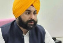 ਆਪ ਦੇ ਕੌਮੀ ਕਨਵੀਨਰ ਅਰਵਿੰਦ ਕੇਜਰੀਵਾਲ ਦਾ ਫੈਸਲਾ ਸੱਚਾਈ, ਸਵੈ-ਮਾਣ ਅਤੇ ਗਾਂਧੀਵਾਦੀ ਸਤਿਆਗ੍ਰਹਿ ‘ਤੇ ਅਧਾਰਤ ਹੈ, ਆਪ ਪੰਜਾਬ ਦੀ ਲੀਡਰਸ਼ਿਪ ਉਨ੍ਹਾਂ ਦੇ ਨਾਲ ਚਟਾਨ ਵਾਂਗ ਖੜ੍ਹੀ ਹੈ