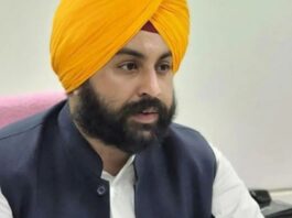 ਆਪ ਦੇ ਕੌਮੀ ਕਨਵੀਨਰ ਅਰਵਿੰਦ ਕੇਜਰੀਵਾਲ ਦਾ ਫੈਸਲਾ ਸੱਚਾਈ, ਸਵੈ-ਮਾਣ ਅਤੇ ਗਾਂਧੀਵਾਦੀ ਸਤਿਆਗ੍ਰਹਿ ‘ਤੇ ਅਧਾਰਤ ਹੈ, ਆਪ ਪੰਜਾਬ ਦੀ ਲੀਡਰਸ਼ਿਪ ਉਨ੍ਹਾਂ ਦੇ ਨਾਲ ਚਟਾਨ ਵਾਂਗ ਖੜ੍ਹੀ ਹੈ