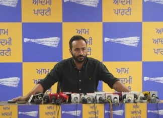 ‘ਆਪ’ ਆਗੂਆਂ ਦੇ ਘਰਾਂ ‘ਤੇ ਈਡੀ-ਸੀਬੀਆਈ ਦੀਆਂ ਰੇਡਾਂ ਕਰਵਾ ਕੇ ਅਮਿਤ ਸ਼ਾਹ ਪਾਰਟੀ ਤੋੜਨ ਦੀ ਕੋਸ਼ਿਸ਼ ਕਰ ਰਹੇ ਹਨ: ਮੀਤ ਹੇਅਰ