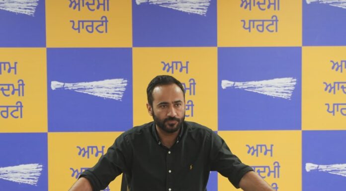 ‘ਆਪ’ ਆਗੂਆਂ ਦੇ ਘਰਾਂ ‘ਤੇ ਈਡੀ-ਸੀਬੀਆਈ ਦੀਆਂ ਰੇਡਾਂ ਕਰਵਾ ਕੇ ਅਮਿਤ ਸ਼ਾਹ ਪਾਰਟੀ ਤੋੜਨ ਦੀ ਕੋਸ਼ਿਸ਼ ਕਰ ਰਹੇ ਹਨ: ਮੀਤ ਹੇਅਰ