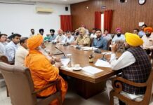 ਮੁੱਖ ਮੰਤਰੀ ਭਗਵੰਤ ਸਿੰਘ ਮਾਨ ਵੱਲੋਂ ਡਿਪਟੀ ਕਮਿਸ਼ਨਰਾਂ ਨੂੰ ਸਮਾਂ ਹੱਦ ਤੋਂ ਪਹਿਲਾਂ ਹੜ੍ਹ ਸੁਰੱਖਿਆ ਕਾਰਜ ਨੇਪਰੇ ਚਾੜ੍ਹਨ ਦੇ ਆਦੇਸ਼; ਕਿਹਾ ਕਿ ਸਰਕਾਰ ਲੋਕਾਂ ਨਾਲ ਮਜ਼ਬੂਤੀ ਨਾਲ ਖੜ੍ਹੀ ਹੈ