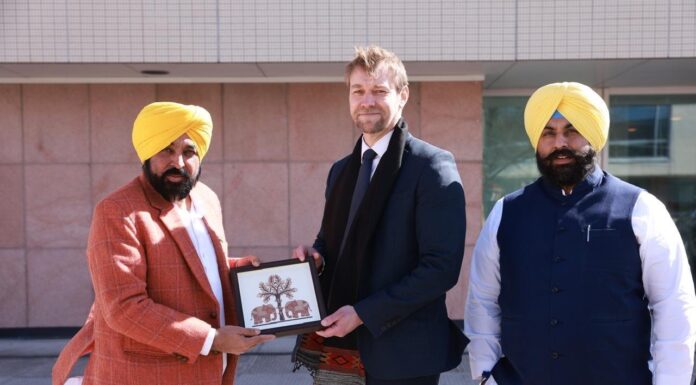ਫਿਨਲੈਂਡ ਦੀ ਯੂਨੀਵਰਸਿਟੀ ਆਫ਼ ਟੁਰਕੂ ਨਾਲ ਪੰਜਾਬ ਦੀ ਭਾਈਵਾਲੀ ਵਿਸ਼ਵਵਿਆਪੀ ਅਧਿਆਪਨ ਜੁਗਤਾਂ ਨੂੰ ਪੰਜਾਬ ਦੇ ਕਲਾਸਰੂਮਾਂ ਤੱਕ ਪਹੁੰਚਾਉਣ ਵਿੱਚ ਮਦਦਗਾਰ: ਮੁੱਖ ਮੰਤਰੀ ਭਗਵੰਤ ਸਿੰਘ ਮਾਨ