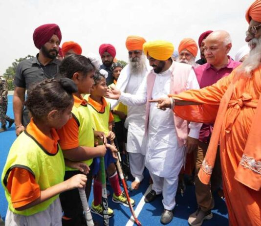 ਮੁੱਖ ਮੰਤਰੀ ਭਗਵੰਤ ਸਿੰਘ ਮਾਨ ਨੇ ਜਲੰਧਰ ਵਿੱਚ ਖੇਡਾਂ ਨੂੰ ਉਤਸ਼ਾਹਿਤ ਕਰਨ ਲਈ ਦਿੱਤਾ ਵੱਡਾ ਤੋਹਫ਼ਾ, ਪਿੰਡ ਸੀਚੇਵਾਲ ਦੇ ਸੰਤ ਅਵਤਾਰ ਸਿੰਘ ਮੈਮੋਰੀਅਲ ਹਾਕੀ ਸਟੇਡੀਅਮ ਵਿਖੇ ਐਸਟ੍ਰੋਟਰਫ ਦਾ ਕੀਤਾ ਉਦਘਾਟਨ
