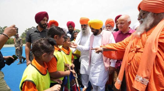ਮੁੱਖ ਮੰਤਰੀ ਭਗਵੰਤ ਸਿੰਘ ਮਾਨ ਨੇ ਜਲੰਧਰ ਵਿੱਚ ਖੇਡਾਂ ਨੂੰ ਉਤਸ਼ਾਹਿਤ ਕਰਨ ਲਈ ਦਿੱਤਾ ਵੱਡਾ ਤੋਹਫ਼ਾ, ਪਿੰਡ ਸੀਚੇਵਾਲ ਦੇ ਸੰਤ ਅਵਤਾਰ ਸਿੰਘ ਮੈਮੋਰੀਅਲ ਹਾਕੀ ਸਟੇਡੀਅਮ ਵਿਖੇ ਐਸਟ੍ਰੋਟਰਫ ਦਾ ਕੀਤਾ ਉਦਘਾਟਨ