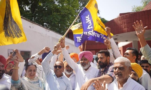 ਨਗਰ ਨਿਗਮ ਚੋਣਾਂ ਵਿੱਚ ‘ਆਪ’ ਦੀ ਵੱਡੀ ਜਿੱਤ; ਮਨੀਸ਼ ਸਿਸੋਦੀਆ ਨੇ ਕਿਹਾ, ਪੰਜਾਬ ਭਰ ਵਿੱਚ, ਲੋਕਾਂ ਨੇ ਸਪੱਸ਼ਟ ਸੁਨੇਹਾ ਦਿੱਤਾ ਹੈ: ਉਹ ਚੰਗੇ ਸ਼ਾਸਨ ਦੀ ਕਦਰ ਕਰਦੇ ਹਨ ਅਤੇ ‘ਆਪ’ ਸਰਕਾਰ ਦੇ ਕੰਮ ਤੋਂ ਸੰਤੁਸ਼ਟ ਹਨ
