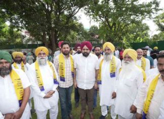 ਬੇਅਦਬੀ ਵਿਰੋਧੀ ਸਖ਼ਤ ਕਾਨੂੰਨ ਤੋਂ ਪ੍ਰਭਾਵਿਤ ਹੋ ਕੇ ਅਕਾਲੀ ਦਲ ਅਤੇ ਕਾਂਗਰਸ ਦੇ ਸੈਂਕੜੇ ਆਗੂ ਤੇ ਵਰਕਰ ‘ਆਪ’ ਵਿੱਚ ਸ਼ਾਮਲ