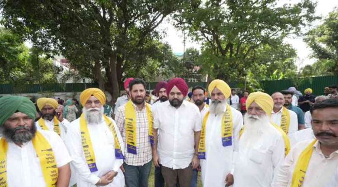 ਬੇਅਦਬੀ ਵਿਰੋਧੀ ਸਖ਼ਤ ਕਾਨੂੰਨ ਤੋਂ ਪ੍ਰਭਾਵਿਤ ਹੋ ਕੇ ਅਕਾਲੀ ਦਲ ਅਤੇ ਕਾਂਗਰਸ ਦੇ ਸੈਂਕੜੇ ਆਗੂ ਤੇ ਵਰਕਰ ‘ਆਪ’ ਵਿੱਚ ਸ਼ਾਮਲ