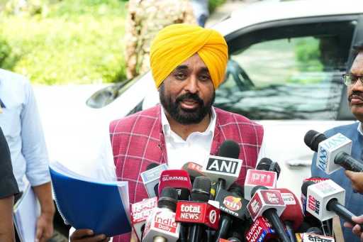 ਨੀਟ ਪੇਪਰ ਲੀਕ ਨਾਲ ਲੱਖਾਂ ਵਿਦਿਆਰਥੀਆਂ ਦੇ ਸੁਪਨੇ ਟੁੱਟੇ, ਕੇਂਦਰ ਦੀ ਨਾਕਾਮੀ ਅਤੇ ਵਿਦਿਆਰਥੀਆਂ ਨਾਲ ਧੋਖਾਧੜੀ-ਮੁੱਖ ਮੰਤਰੀ ਭਗਵੰਤ ਸਿੰਘ ਮਾਨ