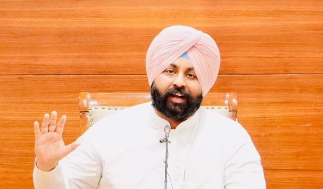 ਸਕੂਲ ਸਿੱਖਿਆ ਵਿੱਚ ਪੰਜਾਬ ਨੇ ਕੇਰਲਾ ਨੂੰ ਪਛਾੜਿਆ, ਨੀਤੀ ਆਯੋਗ ਦੀ ਰਿਪੋਰਟ ਵਿੱਚ ਭਾਰਤ ਦੇ ਸਰਬੋਤਮ ਕਾਰਗੁਜ਼ਾਰੀ ਵਾਲੇ ਸੂਬੇ ਵਜੋਂ ਉੱਭਰਿਆ: ਹਰਜੋਤ ਸਿੰਘ ਬੈਂਸ