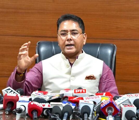 ਭਾਜਪਾ ਨੇ ਪੱਛਮੀ ਬੰਗਾਲ ਵਿੱਚ ਵੋਟਾਂ ਲੁੱਟੀਆਂ, ਹੁਣ ਤੇਲ ਦੀਆਂ ਕੀਮਤਾਂ ਵਧਾ ਕੇ ਲੋਕਾਂ ਨੂੰ ਲੁੱਟ ਰਹੀ ਹੈ: ਅਮਨ ਅਰੋੜਾ