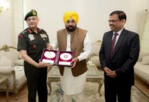 ਮੁੱਖ ਮੰਤਰੀ ਭਗਵੰਤ ਸਿੰਘ ਮਾਨ ਨੇ ਪੱਛਮੀ ਕਮਾਂਡ ਦੇ ਆਰਮੀ ਕਮਾਂਡਰ ਨਾਲ ਸਰਹੱਦੀ ਸੁਰੱਖਿਆ, ਰਾਹਤ ਕਾਰਜਾਂ ਅਤੇ ਆਪਰੇਸ਼ਨਲ ਤਿਆਰੀਆਂ ਬਾਰੇ ਵਿਚਾਰ-ਵਟਾਂਦਰਾ ਕੀਤਾ