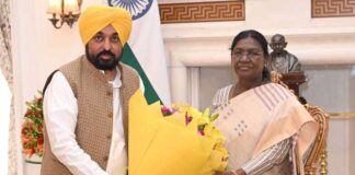 ਪੰਜਾਬ ਦੇ ਮੁੱਖ ਮੰਤਰੀ ਭਗਵੰਤ ਸਿੰਘ ਮਾਨ ਨੇ ਰਾਸ਼ਟਰਪਤੀ ਨਾਲ ਕੀਤੀ ਮੁਲਾਕਾਤ, ‘ਪੰਜਾਬ ਦੇ ਗੱਦਾਰ’ ਰਾਜ ਸਭਾ ਮੈਂਬਰਾਂ ਦੀ ਮੈਂਬਰਸ਼ਿਪ ਰੱਦ ਕਰਨ ਦੀ ਕੀਤੀ ਮੰਗ