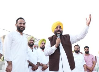 ਲੋਕ ਫੈਸਲਾ ਕਰਨਗੇ; ਧਰਮ ਦੇ ਨਾਂ ‘ਤੇ ਫ਼ਰਜ਼ੀ ਵੀਡੀਓ ਅਤੇ ਝੂਠਾ ਪ੍ਰਚਾਰ ਮੈਨੂੰ ਪੰਜਾਬ ਲਈ ਕੰਮ ਕਰਨ ਤੋਂ ਨਹੀਂ ਰੋਕ ਸਕਦਾ: ਮੁੱਖ ਮੰਤਰੀ ਭਗਵੰਤ ਸਿੰਘ ਮਾਨ