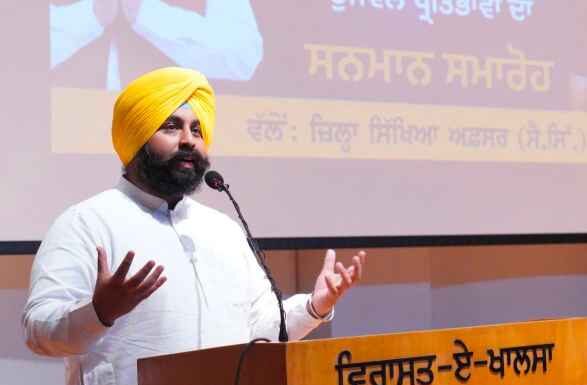 ‘ਬ੍ਰਾਈਟ ਮਾਈਂਡਜ਼ ਪੰਜਾਬ’ ਪ੍ਰੋਗਰਾਮ ਦਾ ਰੂਪਨਗਰ ਤੋਂ ਆਗ਼ਾਜ਼; 12ਵੀਂ ਜਮਾਤ ਵਿੱਚ 85% ਤੋਂ ਵੱਧ ਨੰਬਰ ਲੈਣ ਵਾਲੇ 600 ਤੋਂ ਵੱਧ ਵਿਦਿਆਰਥੀਆਂ ਦਾ ਸਨਮਾਨ