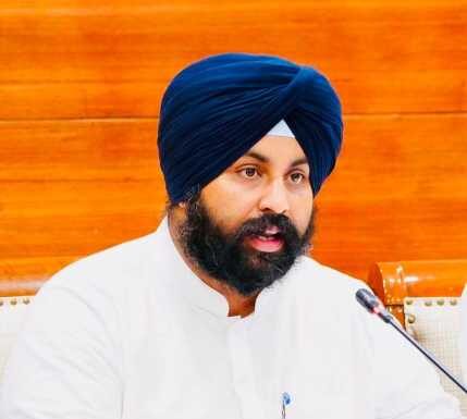 ਪੰਜਾਬ ਦੇ ਨੌਜਵਾਨਾਂ ਨੂੰ ਕੁਆਲਟੀ ਤਕਨੀਕੀ ਅਤੇ ਫਾਰਮਾਸਿਊਟੀਕਲ ਸਿੱਖਿਆ ਪ੍ਰਦਾਨ ਕਰਨ ਲਈ ਭਗਵੰਤ ਮਾਨ ਸਰਕਾਰ ਯੂਨੀਵਰਸਿਟੀਆਂ ਨੂੰ ਬਣਾ ਰਹੀ ਹੈ ਭਵਿੱਖਮੁਖੀ: ਹਰਜੋਤ ਸਿੰਘ ਬੈਂਸ