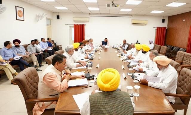 ਮੁੱਖ ਮੰਤਰੀ ਭਗਵੰਤ ਸਿੰਘ ਮਾਨ ਦੀ ਅਗਵਾਈ ਹੇਠ ਪੰਜਾਬ ਕੈਬਨਿਟ ਵੱਲੋਂ ਸਕੂਲ ਫੀਸਾਂ ਵਿੱਚ ਆਪਹੁਦਰੇ ਵਾਧੇ ਉੱਤੇ ਨਕੇਲ, ਵਾਧੇ ਦੀ ਸਾਲਾਨਾ ਹੱਦ ਪੰਜ ਫੀਸਦੀ ਤੈਅ