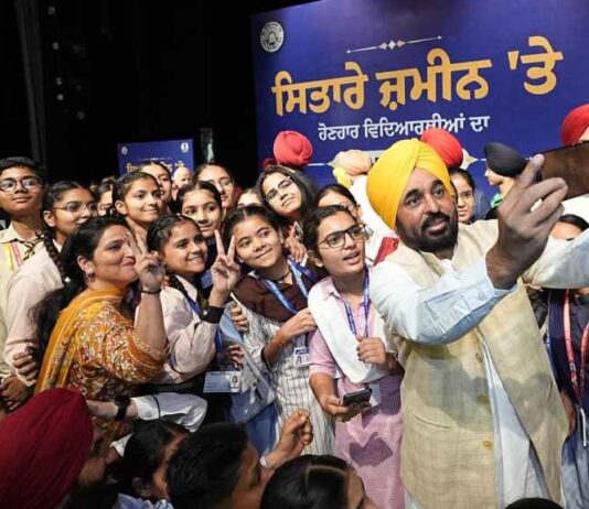 ਅਸੀਂ ਪੰਜਾਬ ਨੂੰ ਦੇਸ਼ ਦਾ ਮੋਹਰੀ ਸਿੱਖਿਆ ਕੇਂਦਰ ਬਣਾਵਾਂਗੇ, ਸਾਡੇ ਬੱਚਿਆਂ ਨੂੰ ਕੈਨੇਡਾ ਜਾਂ ਆਸਟ੍ਰੇਲੀਆ ਵੱਲ ਦੇਖਣ ਦੀ ਲੋੜ ਨਹੀਂ ਰਹੇਗੀ: ਮੁੱਖ ਮੰਤਰੀ ਭਗਵੰਤ ਸਿੰਘ ਮਾਨ