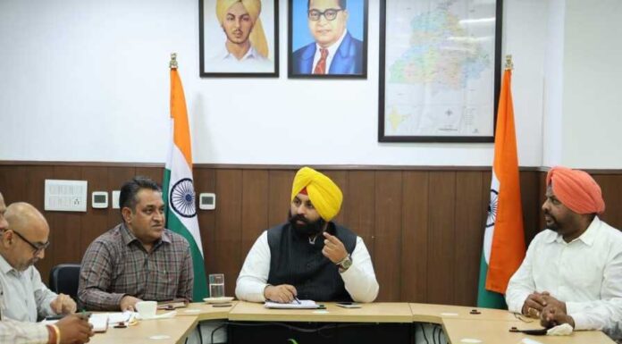 ਸਥਾਨਕ ਸਰਕਾਰਾਂ ਮੰਤਰੀ ਹਰਜੋਤ ਸਿੰਘ ਬੈਂਸ ਵੱਲੋਂ ਟ੍ਰਾਈਸਿਟੀ ਨਾਲ ਲਗਦੇ ਕਸਬਿਆਂ ਵਿੱਚ ਸ਼ਹਿਰੀ ਬੁਨਿਆਦੀ ਢਾਂਚੇ ਸਬੰਧੀ ਵੱਖ-ਵੱਖ ਪ੍ਰਾਜੈਕਟਾਂ ਦਾ ਐਲਾਨ; ਵਿਕਾਸ ਕਾਰਜਾਂ ਦੀ ਹਫ਼ਤਾਵਾਰੀ ਸਮੀਖਿਆ ਦੇ ਨਿਰਦੇਸ਼
