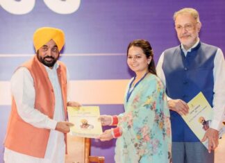 ਮੁੱਖ ਮੰਤਰੀ ਭਗਵੰਤ ਸਿੰਘ ਮਾਨ ਵੱਲੋਂ ਸਰਕਾਰੀ ਮਹਿਲਾ ਕਰਮਚਾਰੀਆਂ ਲਈ ਵੱਡੀ ਰਾਹਤ ਦਾ ਐਲਾਨ; ਗਰੁੱਪ ਸੀ ਅਤੇ ਡੀ ਮਹਿਲਾ ਕਰਮਚਾਰੀਆਂ ਨੂੰ ਉਨ੍ਹਾਂ ਦੇ ਘਰਾਂ ਤੋਂ 40 ਕਿਲੋਮੀਟਰ ਦੇ ਦਾਇਰੇ ਅੰਦਰ ਹੀ ਕੀਤਾ ਜਾਵੇਗਾ ਤਾਇਨਾਤ