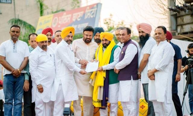 ਅਕਾਲੀਆਂ ਨੂੰ ਖ਼ਿਆਲੀ ਦੁਨੀਆ ਤੋਂ ਬਾਹਰ ਆ ਜਾਣਾ ਚਾਹੀਦਾ ਹੈ; ਸੱਤਾ ਵਿੱਚ ਵਾਪਸੀ ਦੀ ਬਜਾਏ, ਹੁਣ ਉਨ੍ਹਾਂ ਦੀ ਜੇਲ੍ਹ ਜਾਣ ਦੀ ਵਾਰੀ ਆ ਗਈ ਹੈ: ਮੁੱਖ ਮੰਤਰੀ ਭਗਵੰਤ ਸਿੰਘ ਮਾਨ