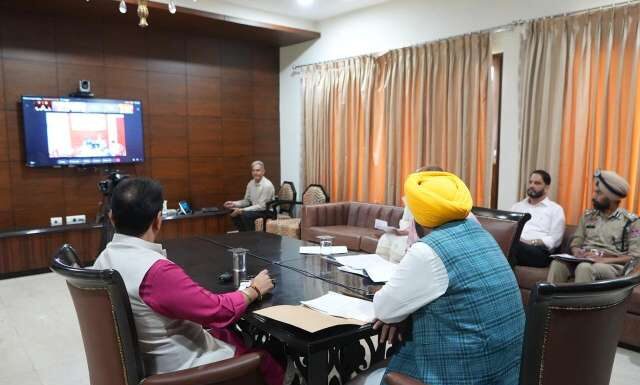 ਪੰਜਾਬ ਦੀ ਜਵਾਨੀ ਨੂੰ ਬਚਾਉਣਾ ਸਾਡੀ ਸਭ ਤੋਂ ਵੱਡੀ ਤਰਜੀਹ; ਮੁੱਖ ਮੰਤਰੀ ਭਗਵੰਤ ਸਿੰਘ ਮਾਨ ਨੇ ਡੀ.ਸੀਜ਼ ਅਤੇ ਐੱਸ.ਐੱਸ.ਪੀਜ਼ ਨੂੰ ‘ਯੁੱਧ ਨਸ਼ਿਆਂ ਵਿਰੁੱਧ’ ਮੁਹਿੰਮ ਨੂੰ ਹੋਰ ਤੇਜ਼ ਕਰਨ ਦੇ ਦਿੱਤੇ ਨਿਰਦੇਸ਼
