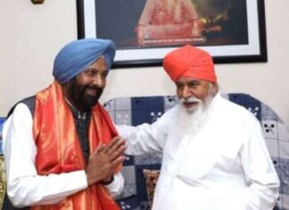 ਡੇਰਾ ਸਚਖੰਡ ਬੱਲਾਂ ਪਹੁੰਚੇ ਕੇਵਲ ਸਿੰਘ ਢਿੱਲੋਂ, ਸੰਤ ਨਿਰੰਜਨ ਦਾਸ ਦਾ ਲਿਆ ਆਸ਼ੀਰਵਾਦ