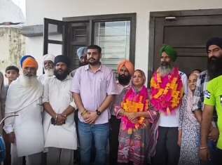 ਲਵਪ੍ਰੀਤ ਸਿੰਘ ਨੇ ਕਾਮਨਵੈਲਥ ਗੇਮਜ਼ ‘ਚ ਜਿੱਤਿਆ ਚਾਂਦੀ ਦਾ ਤਗਮਾ, ਪਿੰਡ ‘ਚ ਢੋਲ-ਨਗਾੜਿਆਂ ਨਾਲ ਮਨਾਇਆ ਜਸ਼ਨ