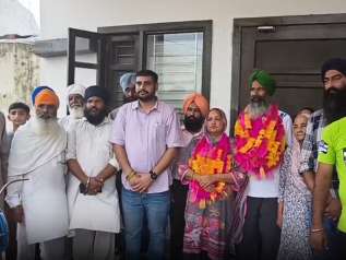 ਲਵਪ੍ਰੀਤ ਸਿੰਘ ਨੇ ਕਾਮਨਵੈਲਥ ਗੇਮਜ਼ ‘ਚ ਜਿੱਤਿਆ ਚਾਂਦੀ ਦਾ ਤਗਮਾ, ਪਿੰਡ ‘ਚ ਢੋਲ-ਨਗਾੜਿਆਂ ਨਾਲ ਮਨਾਇਆ ਜਸ਼ਨ