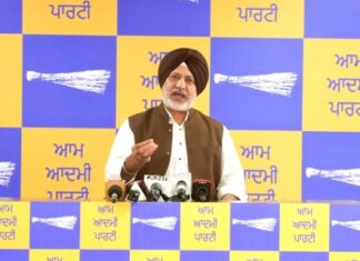 ਦੇਸ਼ ਦਾ ਨੌਜਵਾਨ ਅਤੇ ਕਿਸਾਨ ਸੜਕਾਂ ‘ਤੇ ਹੈ, ਪਰ ਗੱਲਬਾਤ ਕਰਨ ਦੀ ਬਜਾਏ ਭਾਜਪਾ ਸਰਕਾਰ ਉਨ੍ਹਾਂ ਦੀ ਆਵਾਜ਼ ਨੂੰ ਦਬਾਉਣ ਲਈ ਤਾਕਤ ਦੀ ਵਰਤੋਂ ਕਰ ਰਹੀ ਹੈ: ਬਲਤੇਜ ਪੰਨੂ