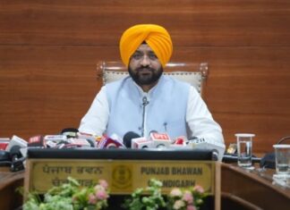 ਭਗਵੰਤ ਮਾਨ ਸਰਕਾਰ 2100 ਤੋਂ ਵੱਧ ਮਨਰੇਗਾ ਕਰਮਚਾਰੀਆਂ ਦੇ ਮੋਢੇ ਨਾਲ ਮੋਢਾ ਜੋੜ ਕੇ ਖੜ੍ਹੀ ਹੈ; ਪੇਂਡੂ ਵਿਕਾਸ ਮੰਤਰੀ ਨੇ ਕੇਂਦਰੀ ਖੇਤੀਬਾੜੀ ਮੰਤਰੀ ਨੂੰ ਪੱਤਰ ਲਿਖ ਕੇ ਕਰਮਚਾਰੀਆਂ ਨੂੰ ਰੈਗੂਲਰ ਕਰਨ ਦੀ ਕੀਤੀ ਮੰਗ