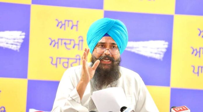 ਜਾਗਤ ਜੋਤ ਗੁਰੂ ਗ੍ਰੰਥ ਸਾਹਿਬ ਸਤਿਕਾਰ ਬਿੱਲ ‘ਤੇ ਮਾਲਵਿੰਦਰ ਕੰਗ ਨੇ ਕਿਹਾ- ਐਕਟ ਦਾ ਮਕਸਦ ਸਿਰਫ਼ ਸ਼ਰਾਰਤੀ ਅਨਸਰਾਂ ਨੂੰ ਸਜ਼ਾ ਦੇਣਾ ਹੈ, ਸ਼ਰਧਾਲੂਆਂ ਨੂੰ ਪਰੇਸ਼ਾਨ ਕਰਨਾ ਜਾਂ ਸਿੱਖ ਧਾਰਮਿਕ ਮਾਮਲਿਆਂ ਵਿੱਚ ਦਖਲ ਦੇਣਾ ਨਹੀਂ