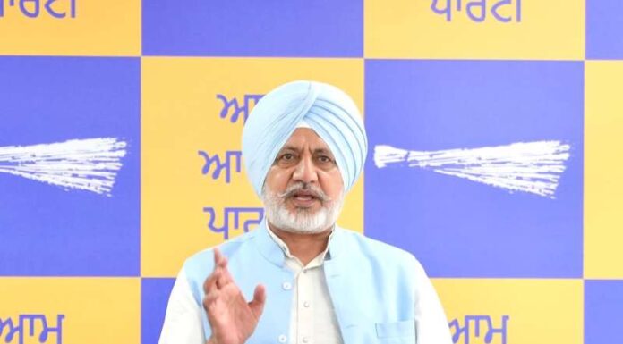 ਕਾਂਗਰਸ, ਭਾਜਪਾ ਅਤੇ ਅਕਾਲੀ ਦਲ ਨੇ ਸੀਐਮ ਭਗਵੰਤ ਸਿੰਘ ਮਾਨ ਨੂੰ ਘੇਰਨ ਲਈ ‘ਟੀਮ ਏ, ਬੀ, ਸੀ’ ਬਣਾ ਲਈ ਹੈ ਕਿਉਂਕਿ ਉਨ੍ਹਾਂ ਕੋਲ ਆਪ ਸਰਕਾਰ ਦੇ ਕੰਮਾਂ ਦਾ ਕੋਈ ਜਵਾਬ ਨਹੀਂ ਹੈ: ਬਲਤੇਜ ਪੰਨੂ
