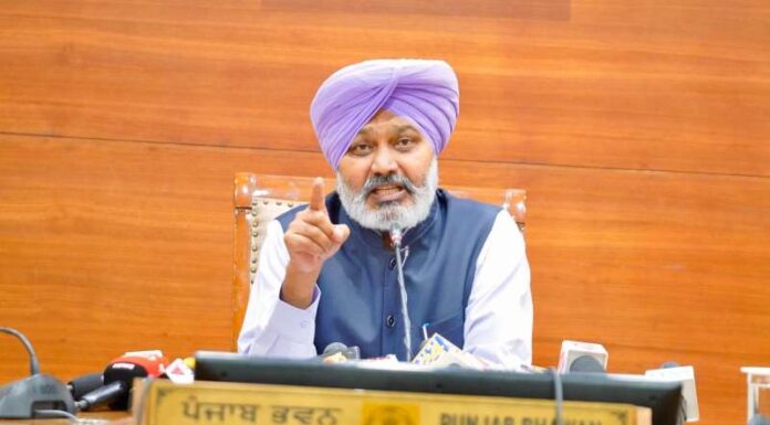 ‘ਬੇਅਦਬੀ ਪਾਰਟੀ’ ਮੁਕੰਮਲ ਤੌਰ ‘ਤੇ ‘ਈਡੀ ਪਾਰਟੀ’ ਅਤੇ ਈਡੀ ਦਾ ਬੁਲਾਰਾ ਬਣ ਚੁੱਕੀ ਹੈ: ਹਰਪਾਲ ਸਿੰਘ ਚੀਮਾ